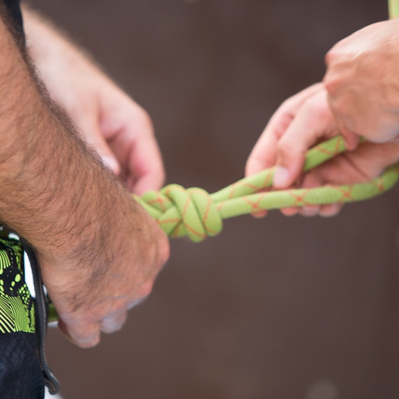 Tying knots for rock climbing