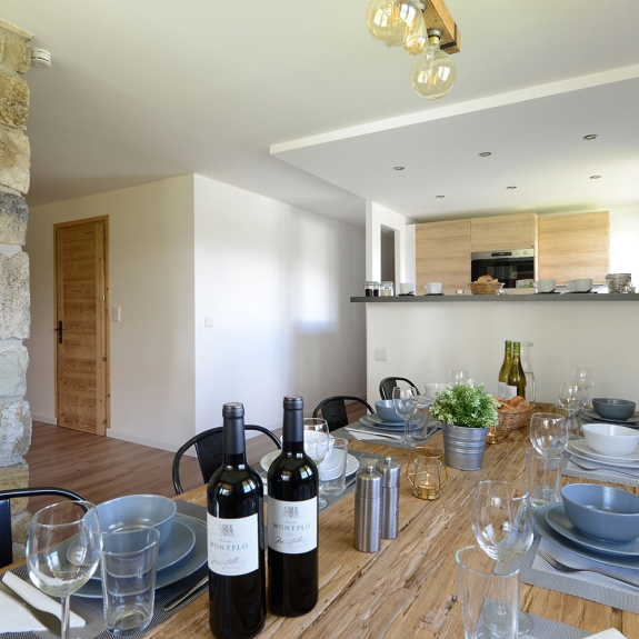 Light and open plan dining room