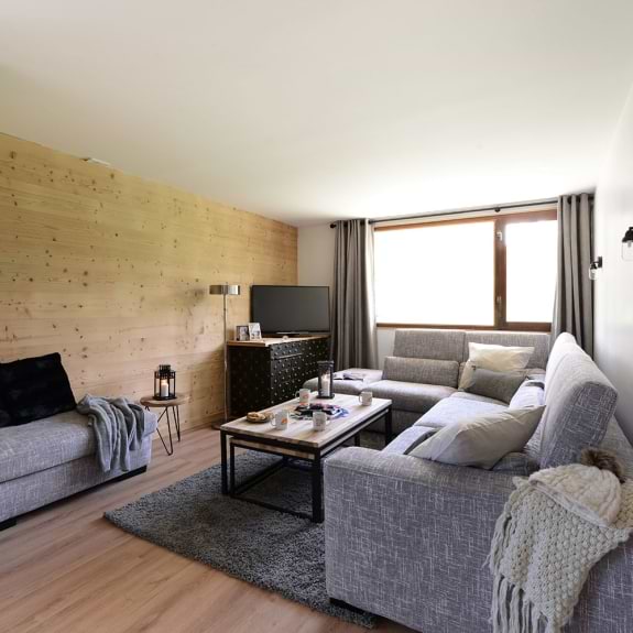Small and stylish Chalet Val Claret