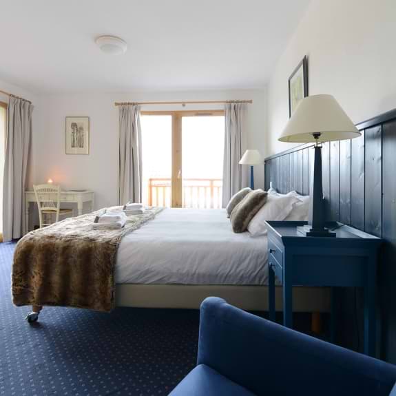 A double aspect double room