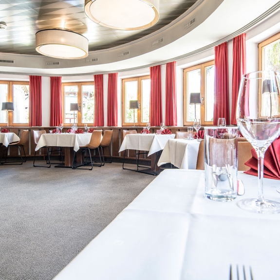 The curved dining room