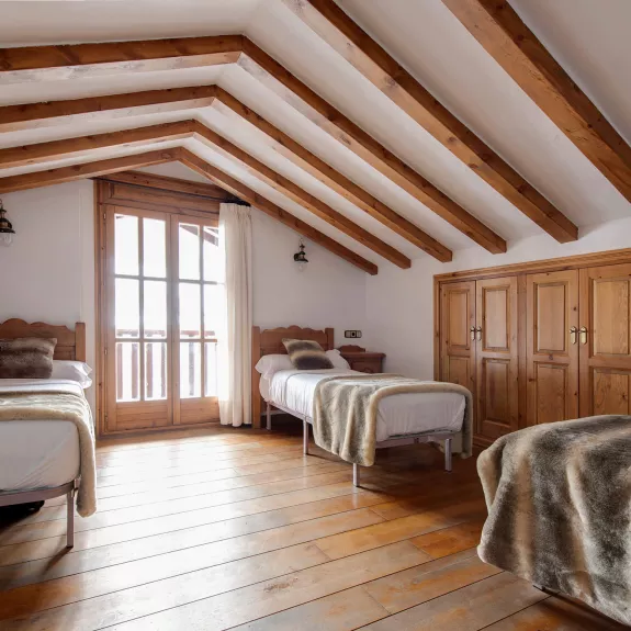 Triple bedroom