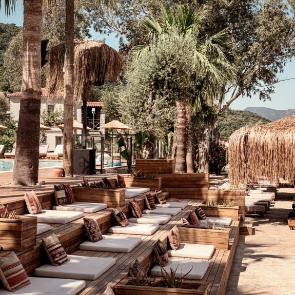 Beach front lounging at Neilson | Cook's Club Adakoy