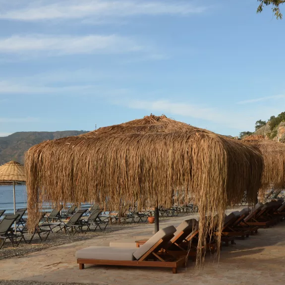 Sea front relaxation at Neilson | Cook's Club Adakoy