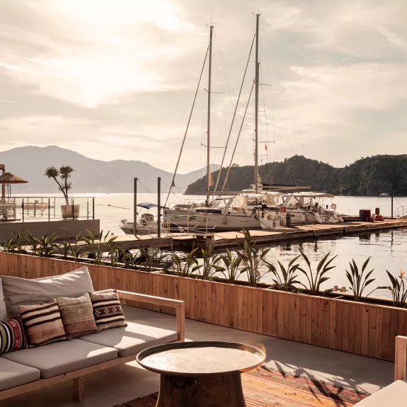 Sea front relaxation at Neilson | Cook's Club Adakoy