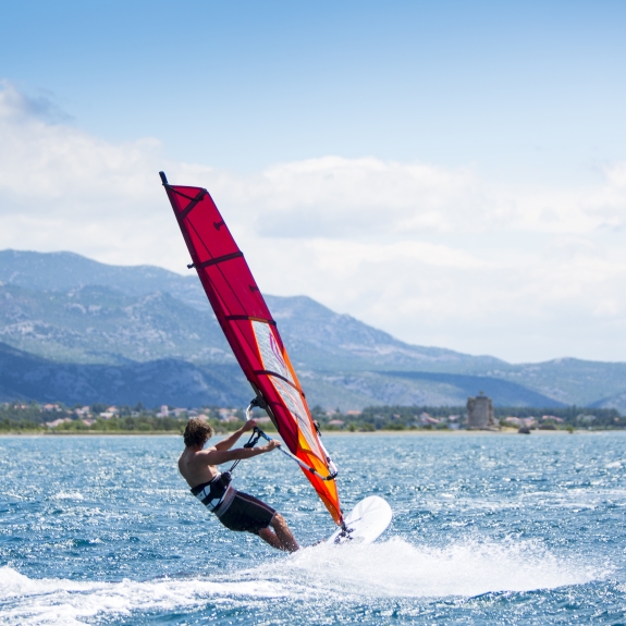 Intermediate windsurfing at Alana Beach Club