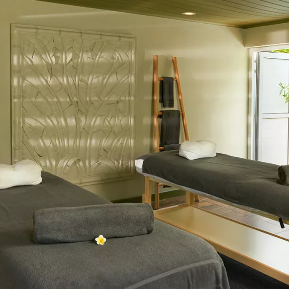 Spa POZ couples treatment room