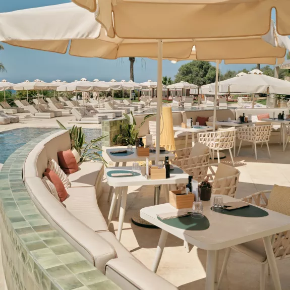 Lime pool bar at Neilson x Mangia's Torre del Barone