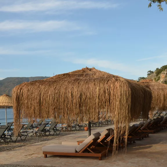 Sea front relaxation at Neilson | Cook's Club Adakoy