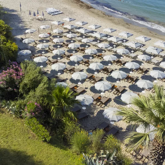 The main beach at Neilson | Mangia's Torre del Barone