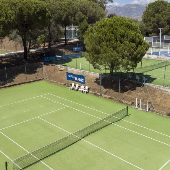 Racket sports centre with six tennis courts, two padel courts and eight pickeball courts at Neilson | Mangia's Torre del Barone