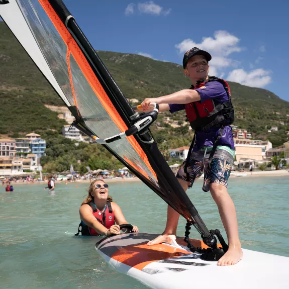 Kids' club windsurfing