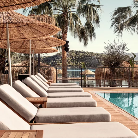 Poolside relaxation at Neilson | Cook's Club Adakoy