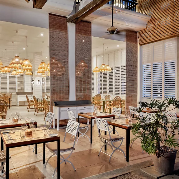 A Tavola Restaurant - Italian cuisine at Neilson | The Ravenala Attitude