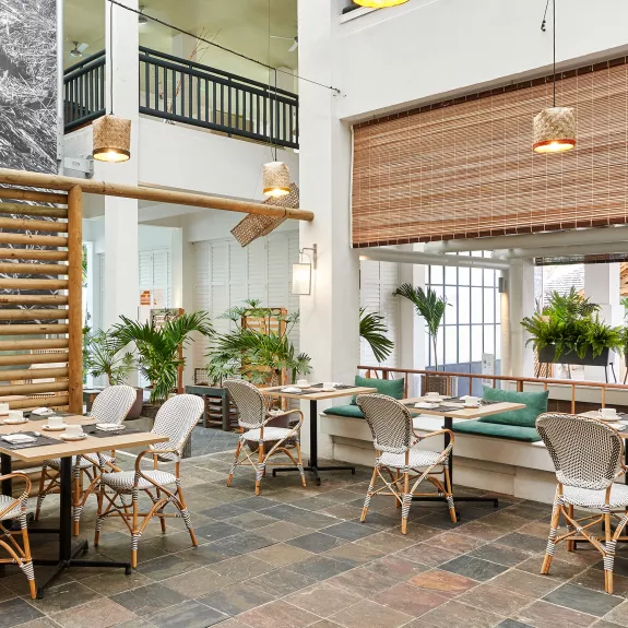 Mozaik Restaurant - local and international cuisine at Neilson | The Ravenala Attitude