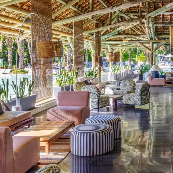 Pool bar at Neilson | The Ravenala Attitude