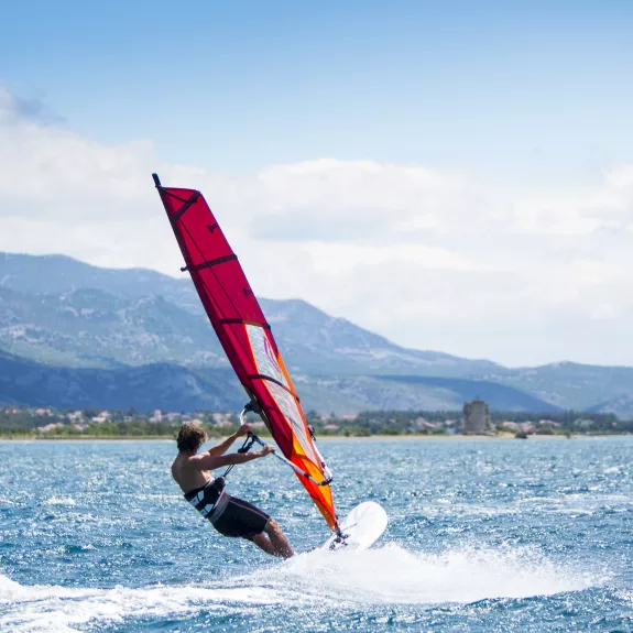 Intermediate windsurfing at Alana Beach Club