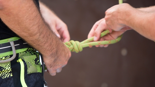 Tying knots for rock climbing