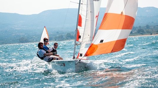 Gybing with an asymmetric spinnaker