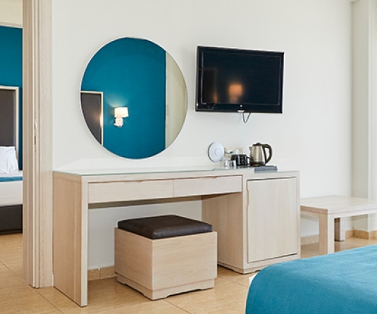 TWO INTERCONNECTING HOTEL ROOMS