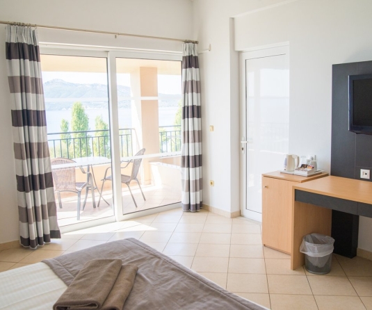 TWO INTERCONNECTING ROOMS WITH SEA VIEW