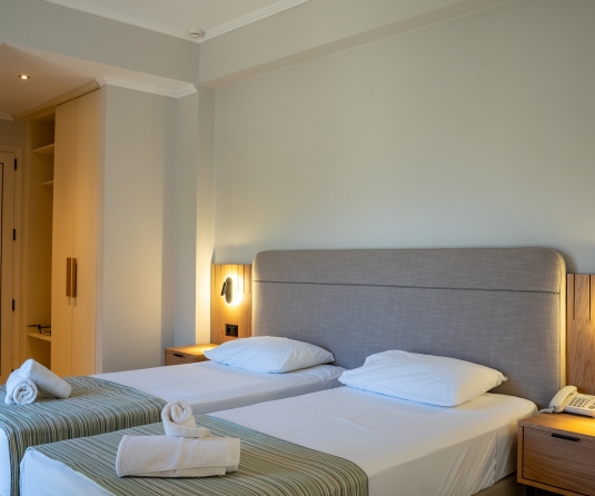 Cosmos 2 interconnecting rooms with sea view