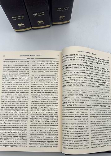 ליקוטי מוהר”ן המפורש עם פירוש עוטה אור ד' כרכים / הרב אליהו עטיה שליט