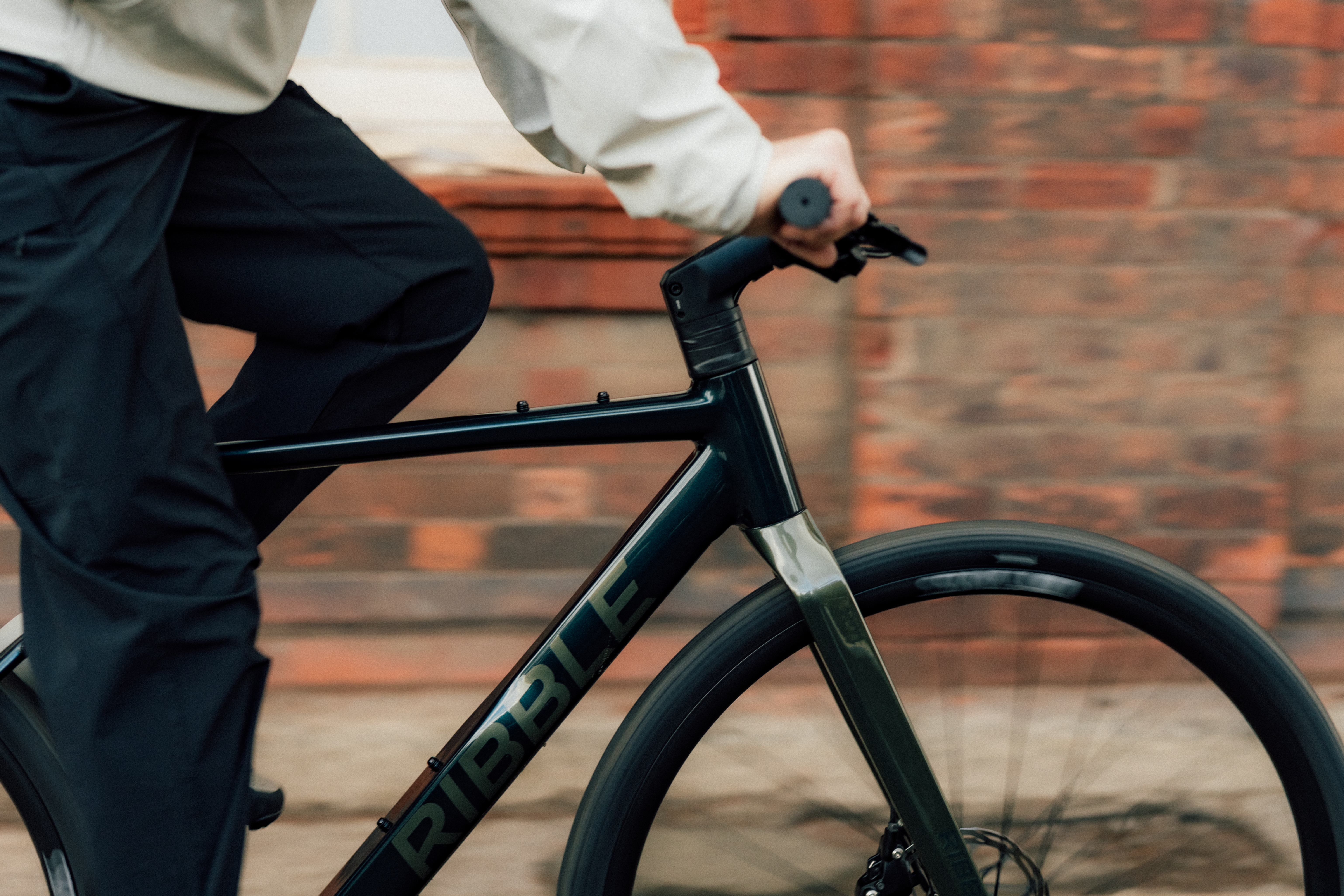 WHAT MAKES A GOOD COMMUTER BIKE?