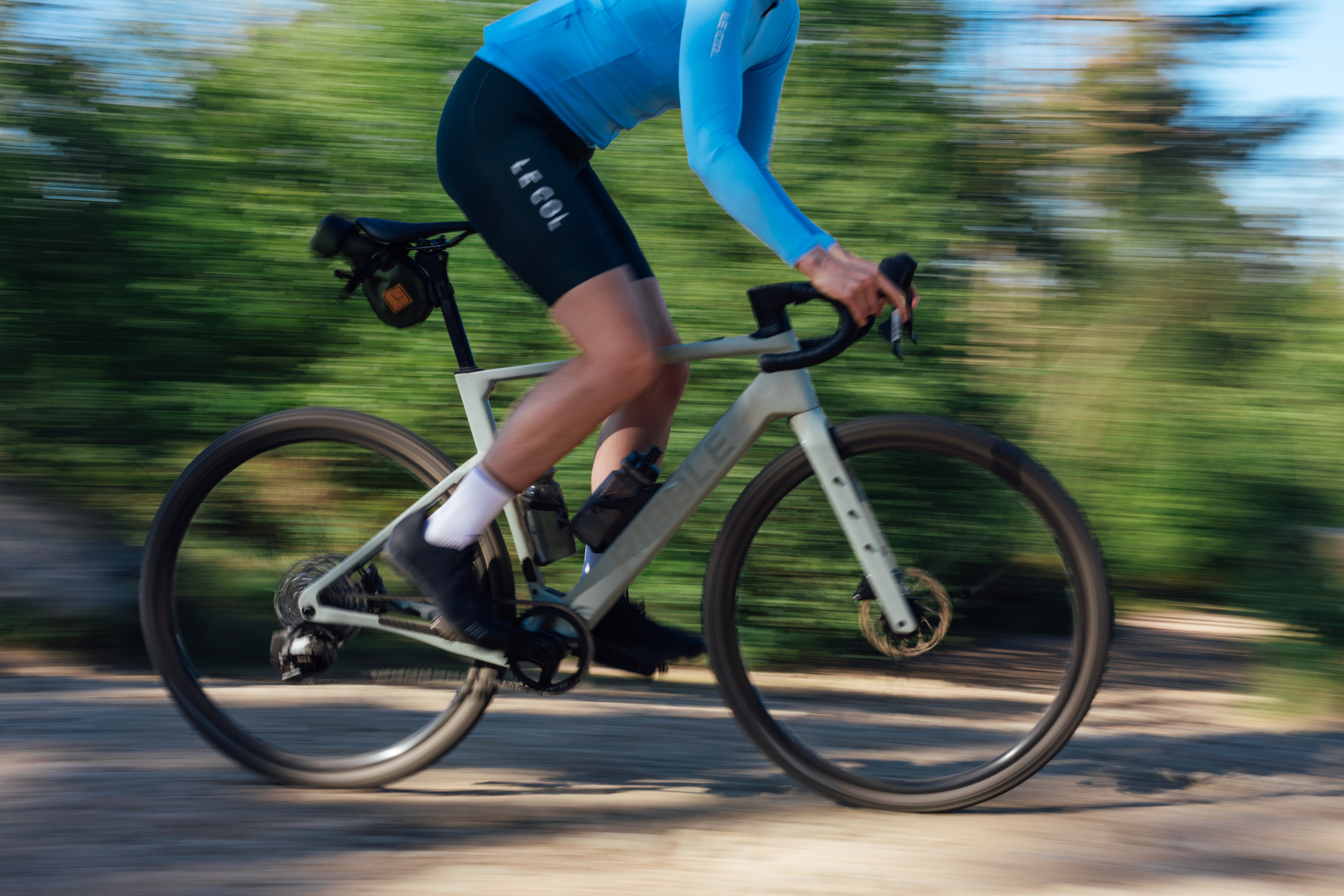 WHAT IS AN E-GRAVEL BIKE?