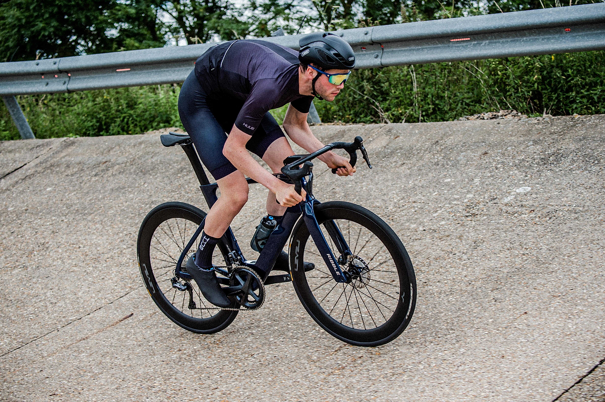 WHY CHOOSE AN AERO BIKE?