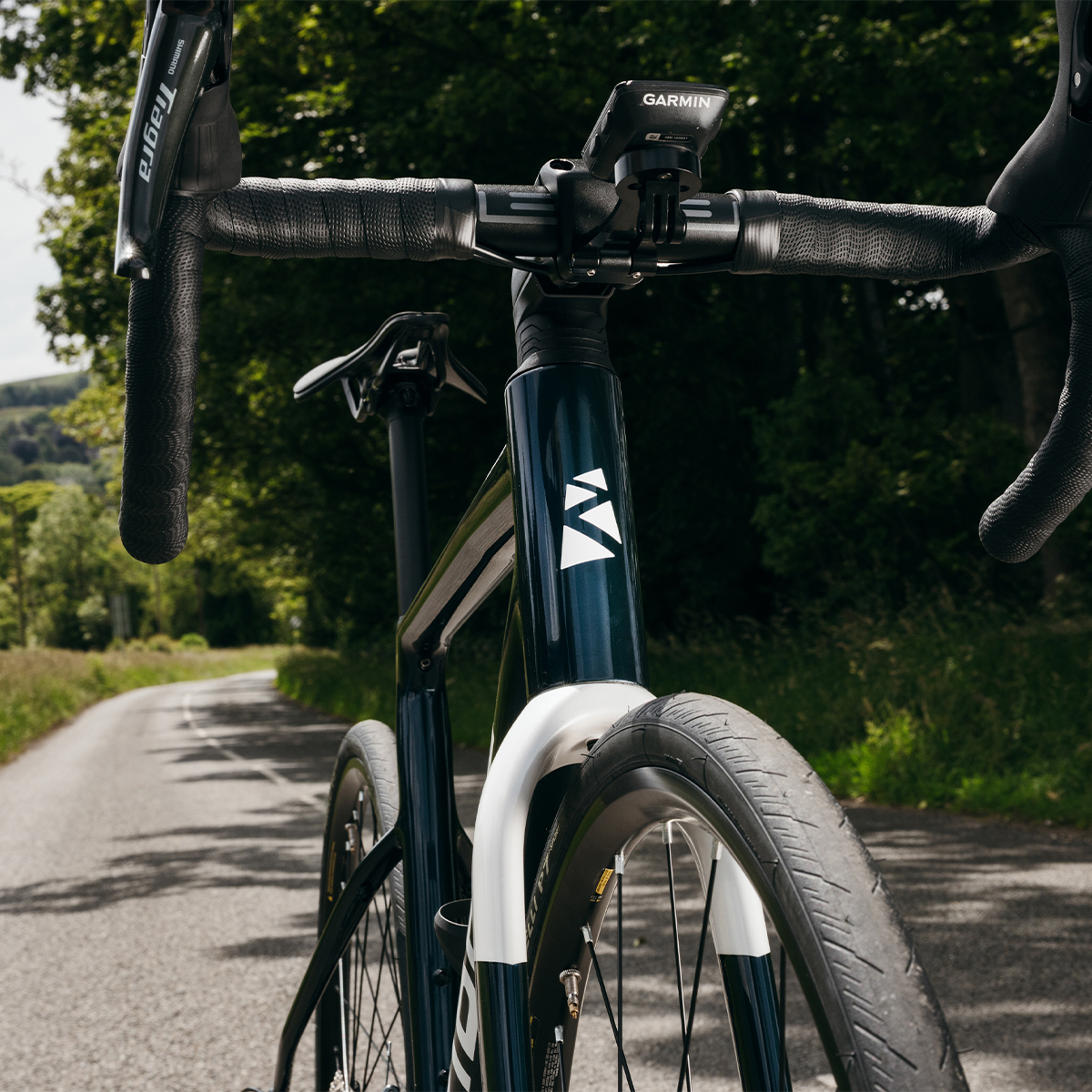 CARBON LOOK. ALLROAD RIDE.