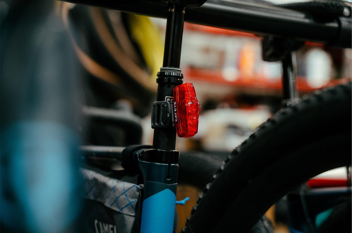 AMPP 200 / VIZ 100 Bike Light Set