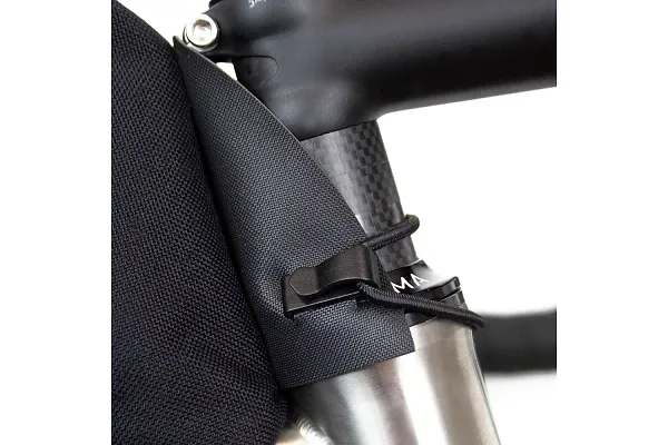 Bungee retention