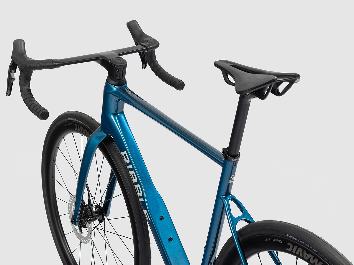Allroad Carbon 105 Di2 Aero image 2