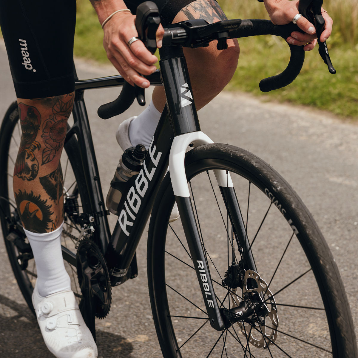 CARBON LOOK. ALLROAD RIDE