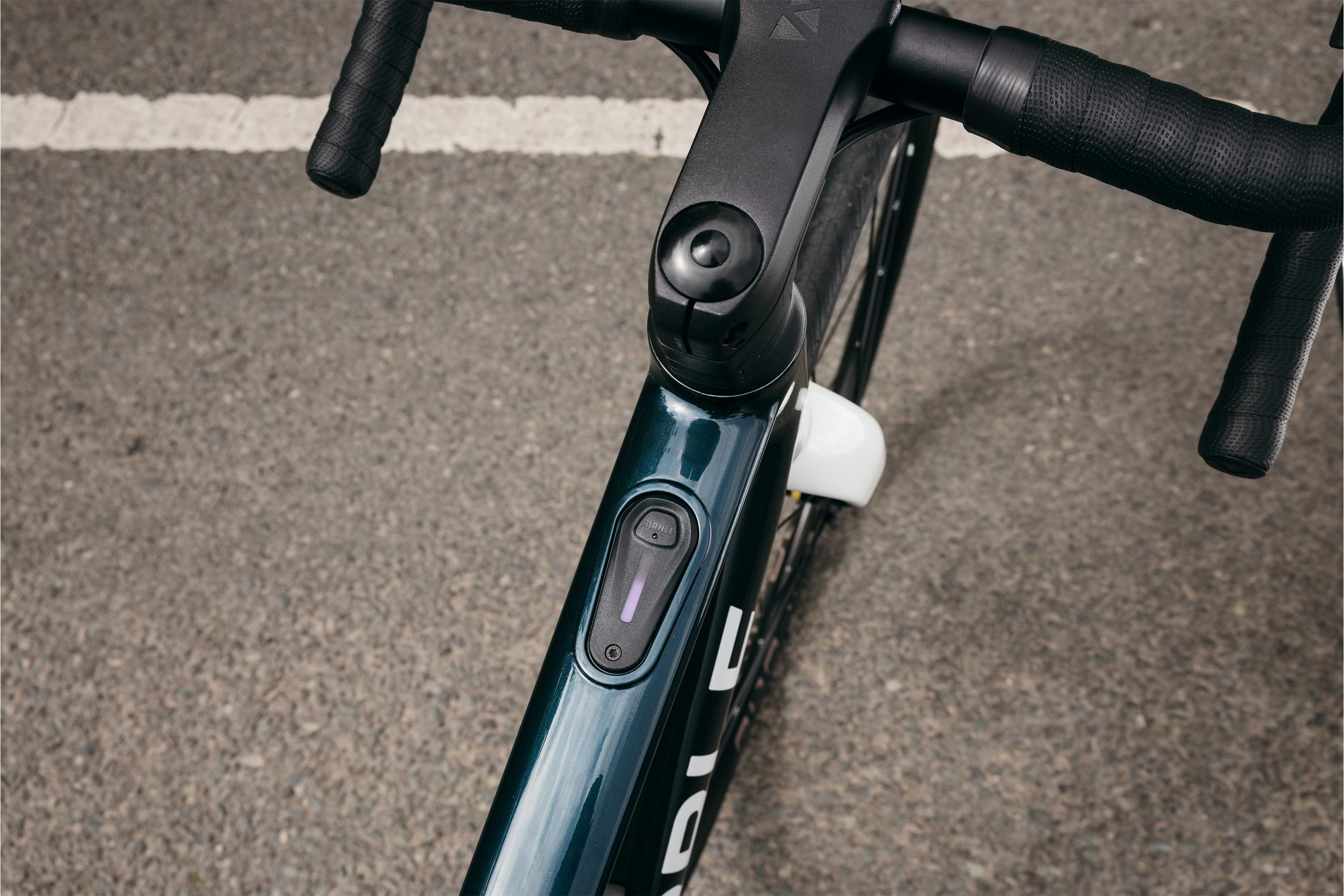 Carbon look. ALLROAD ride.