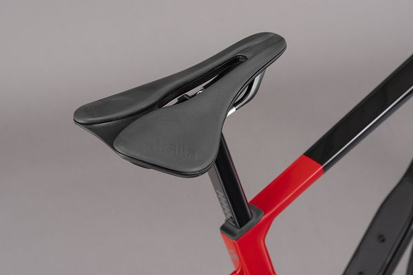 Saddle