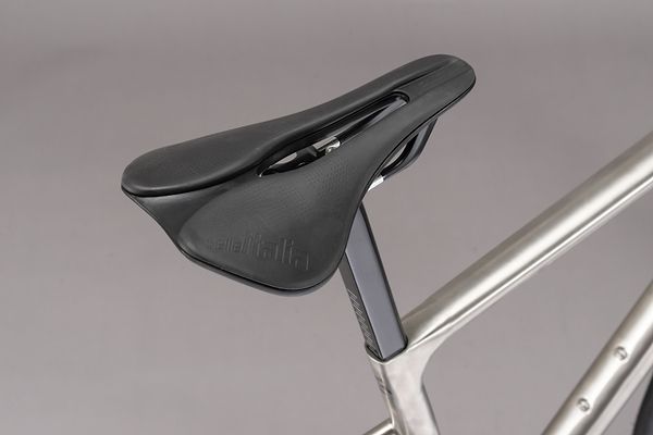 Saddle