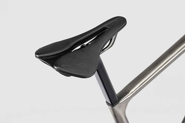 Saddle