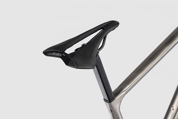 Saddle