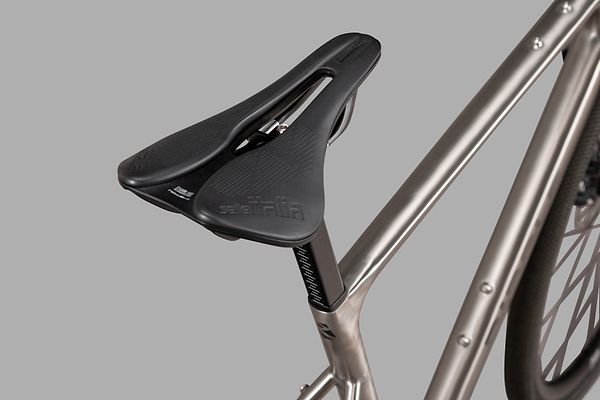 Saddle