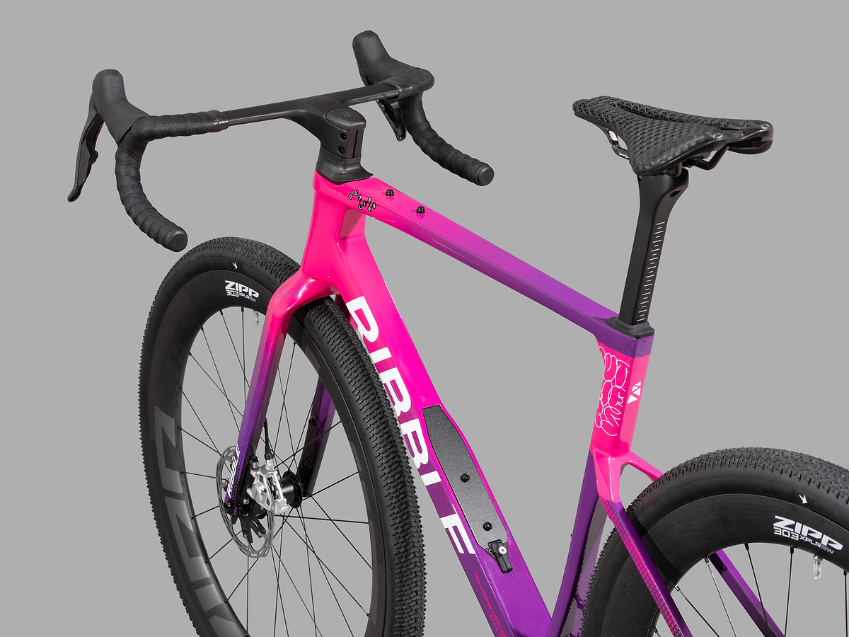 Ultra-Grit Outliers Edition RED XPLR AXS image 3