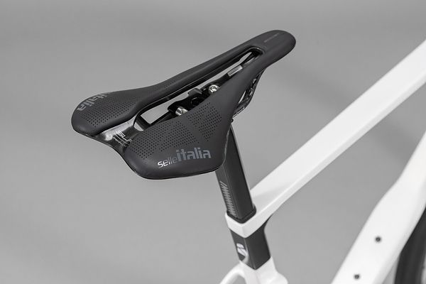 Saddle