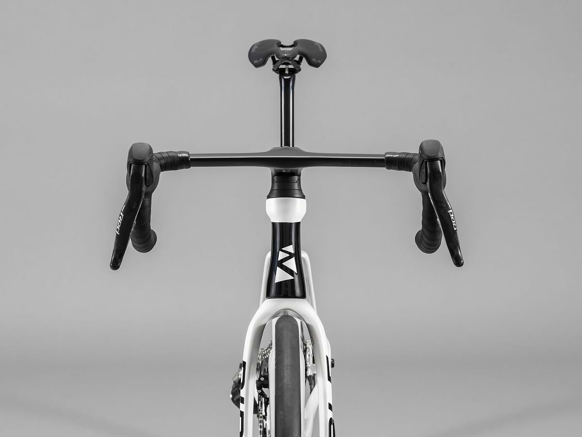 Ultra-Race RED AXS image 3