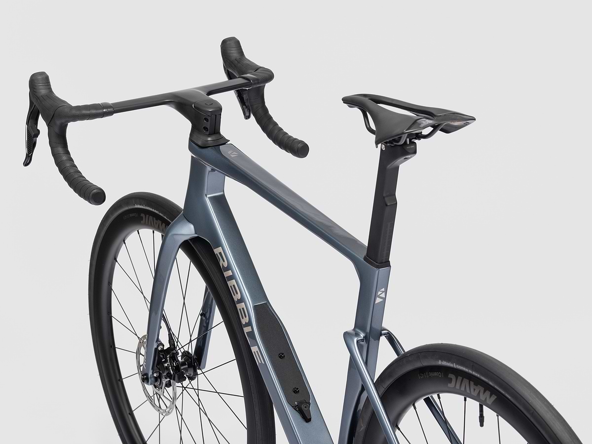Ultra-Road Force AXS image 2