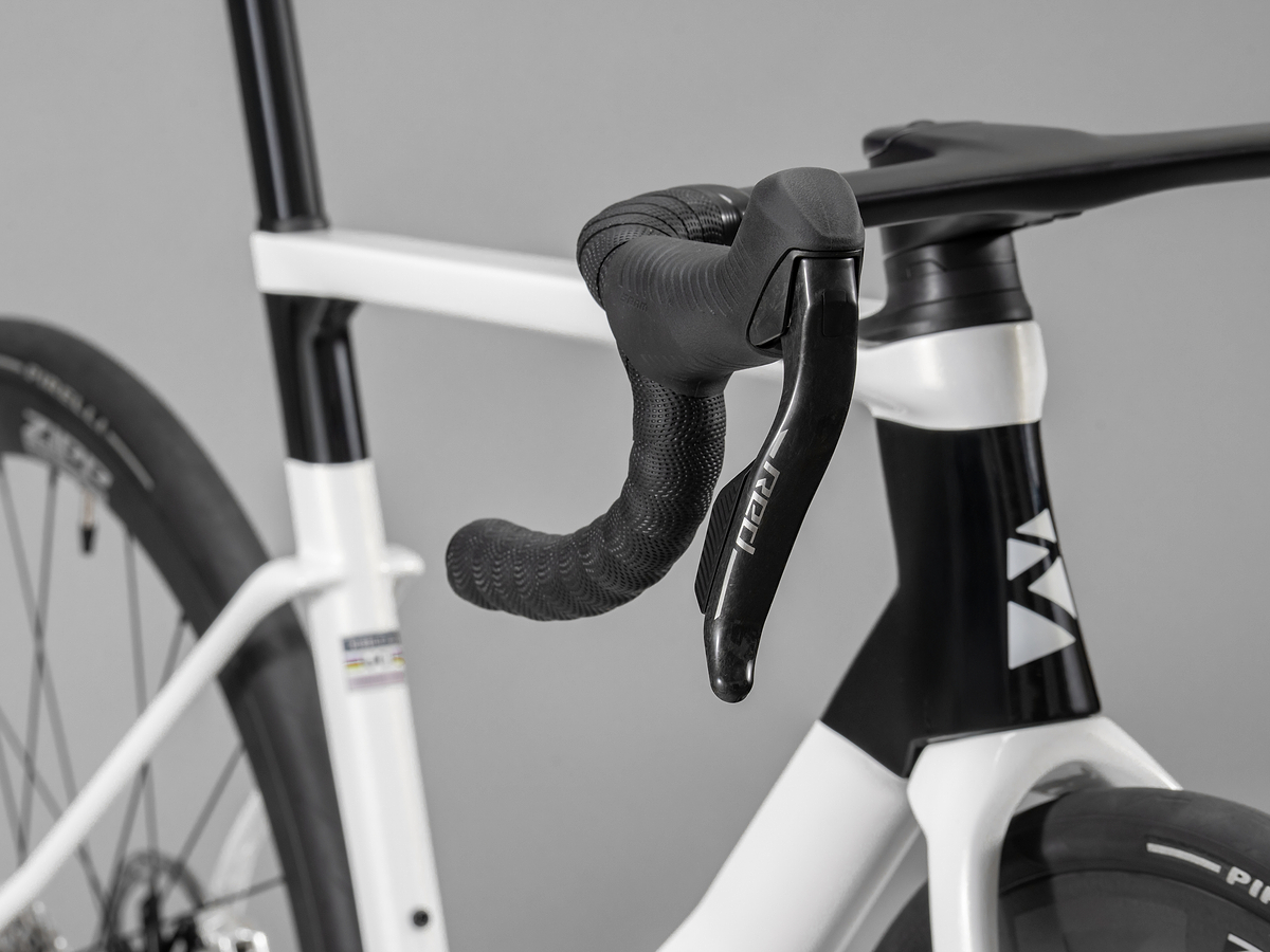 Ultra-Race RED AXS image 2