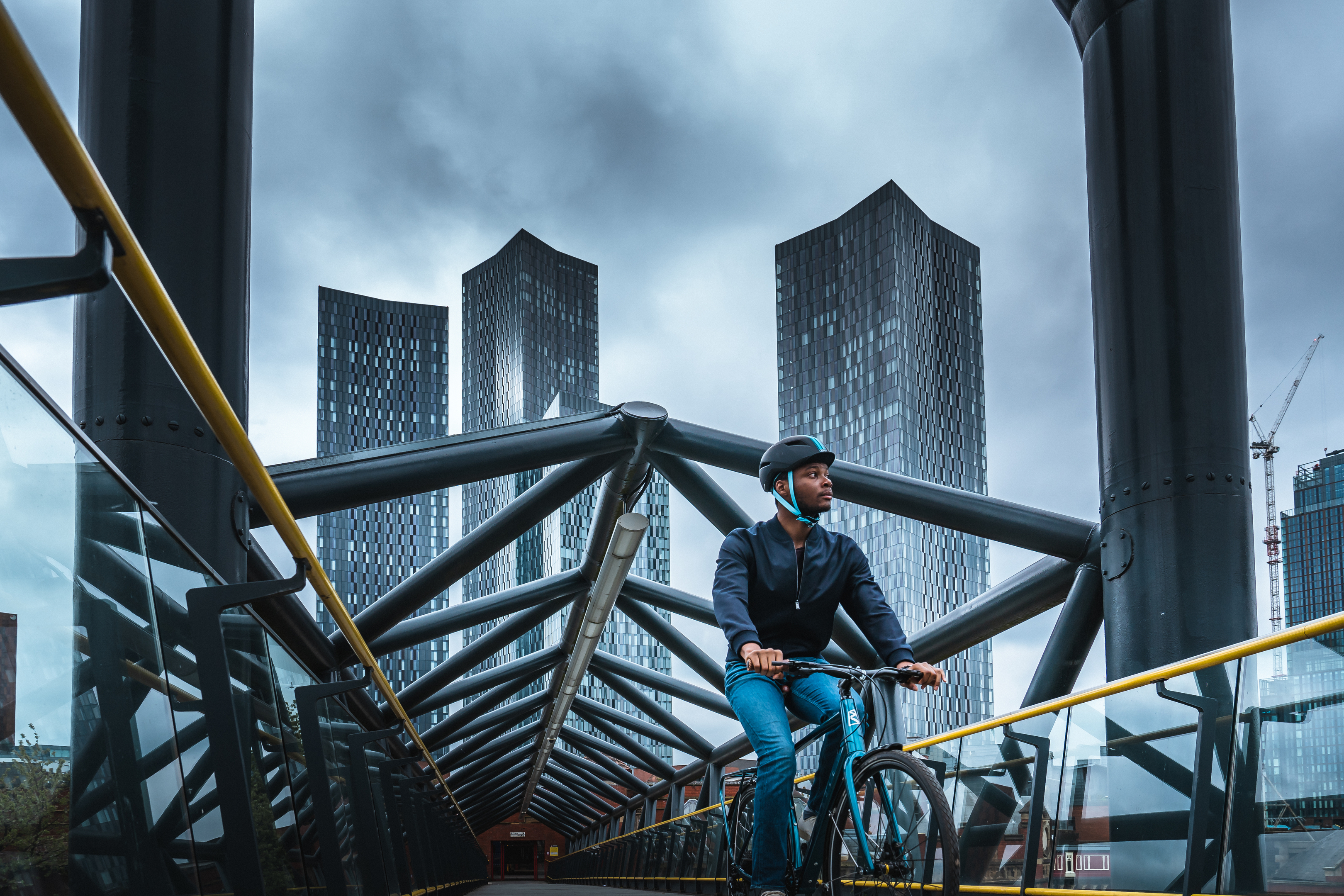 WHAT IS A HYBRID BIKE?