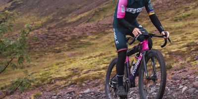 Winter Bike Training Guide: How to Stay Consistent When It’s Cold, Wet and Dark