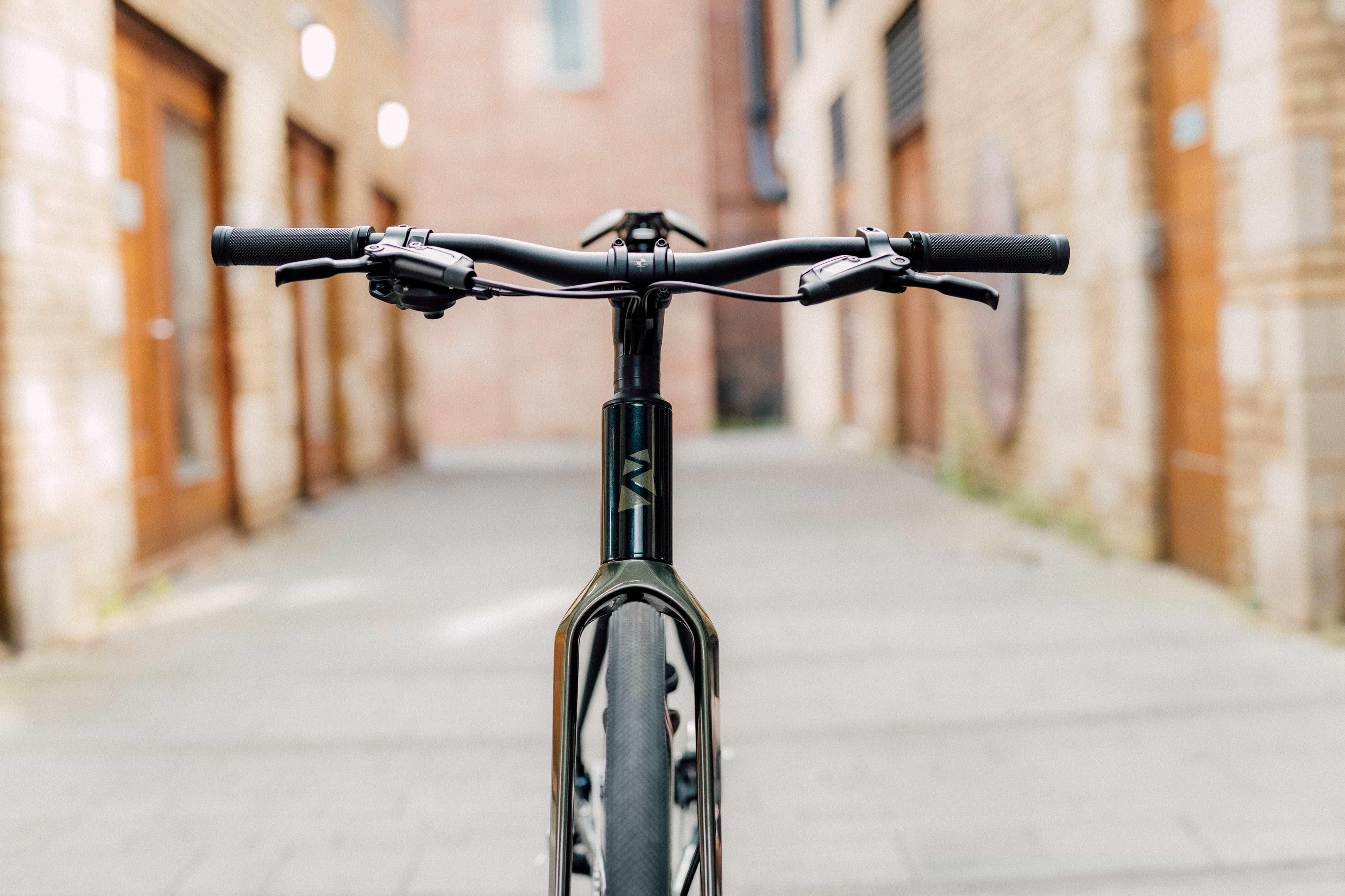 SPORTFIT: Flat Bar Control for Everyday Riding