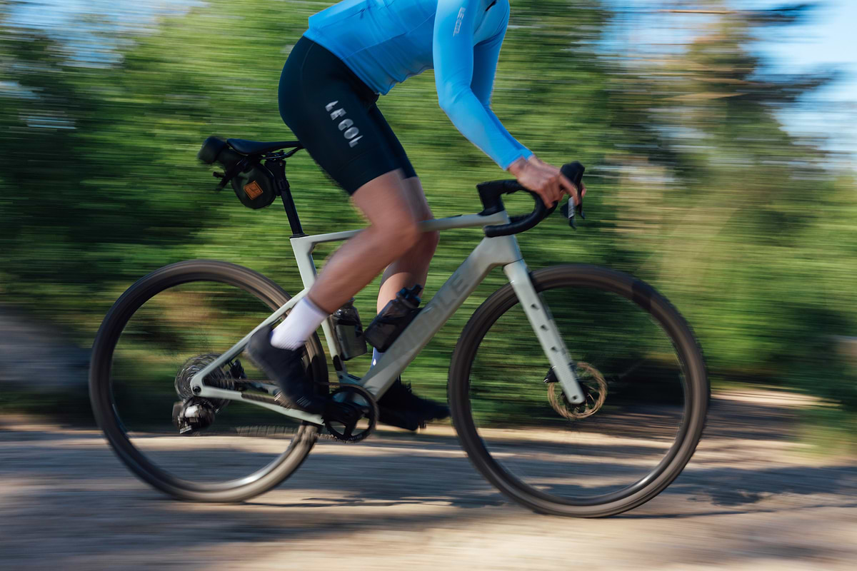 WHAT IS AN E-GRAVEL BIKE?
